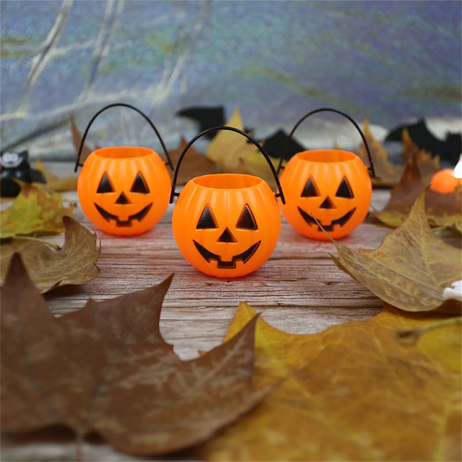 Halloween,Halloween Decorations ,Halloween Party Decorations,Halloween Pumpkin Bucket, Pumpkin Candy Bucket Plastic Lantern Bucket for Halloween Party Decorations Party Favors Purple