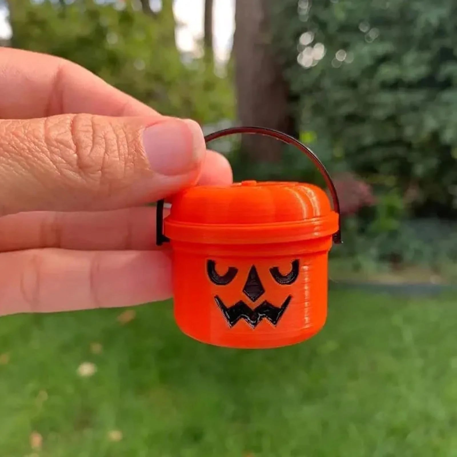 Halloween Candy Pumpkin Bucket Decorations Indoor Outdoor, Halloween Decoration Ornament Candy Container for Kids, Halloween Scary Props Decor for Home Party