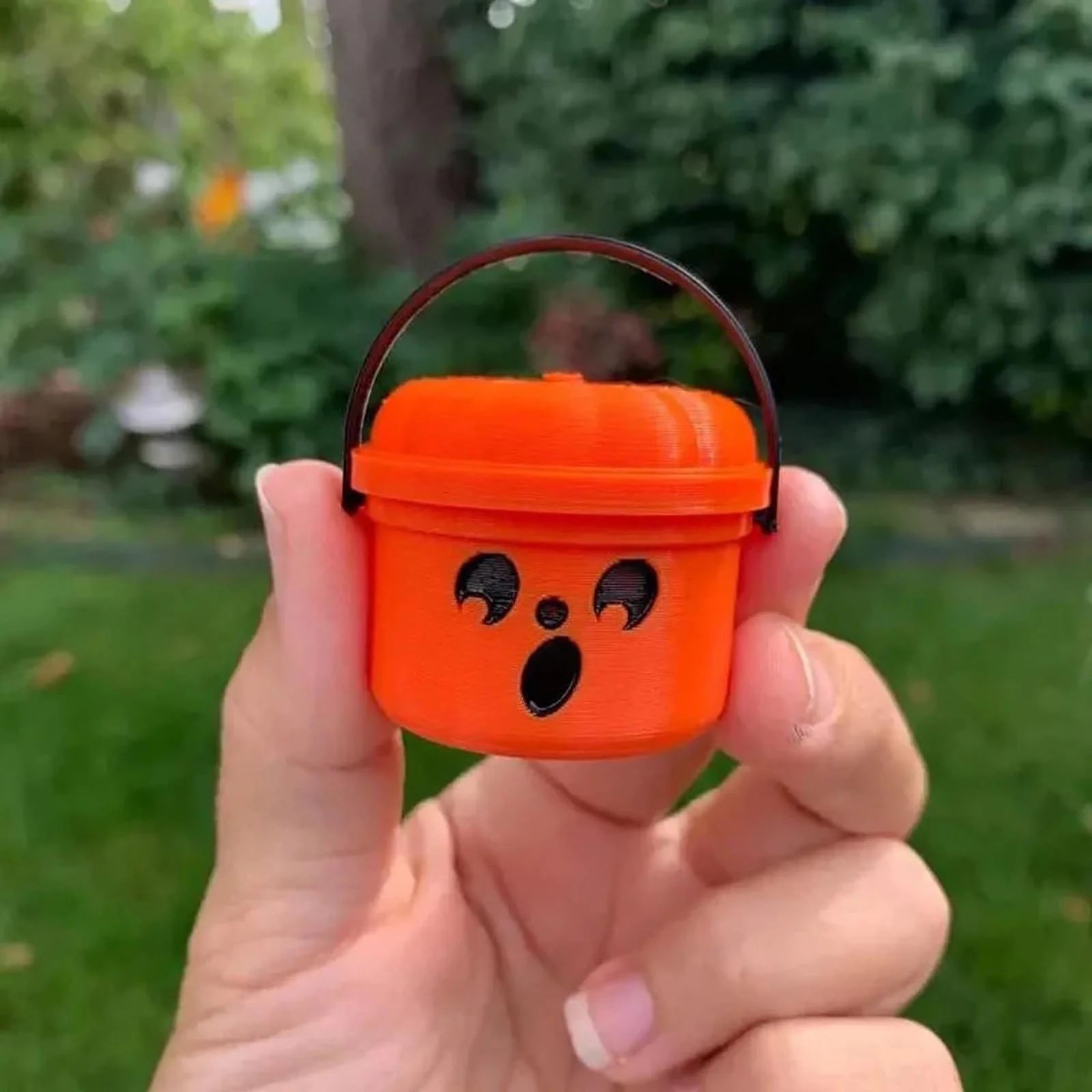 Halloween Candy Pumpkin Bucket Decorations Indoor Outdoor, Halloween Decoration Ornament Candy Container for Kids, Halloween Scary Props Decor for Home Party